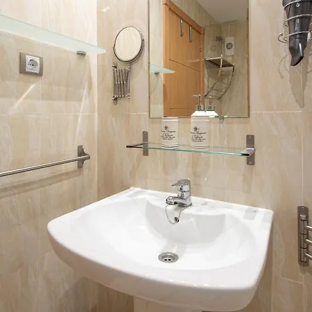 2091- Close From Amenities Apartment